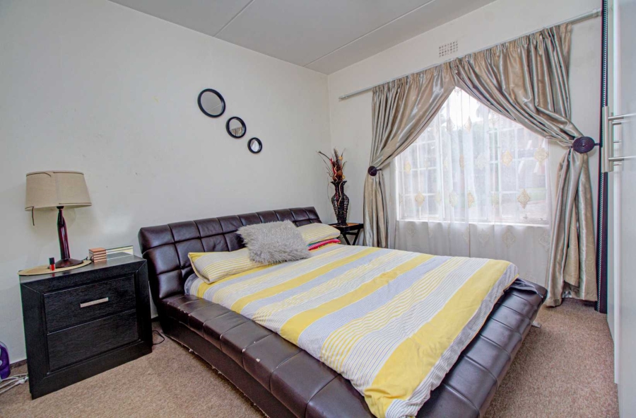 2 Bedroom Property for Sale in Strubensvallei Gauteng