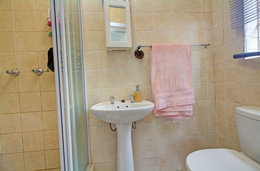 2 Bedroom Property for Sale in Strubensvallei Gauteng