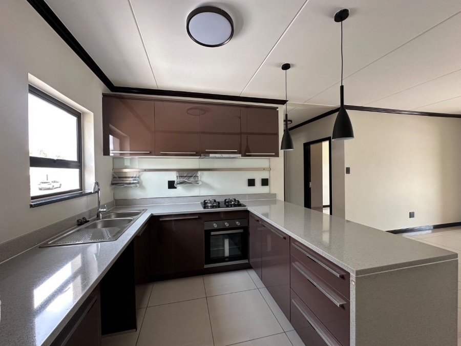 To Let 2 Bedroom Property for Rent in Blue Hills Gauteng