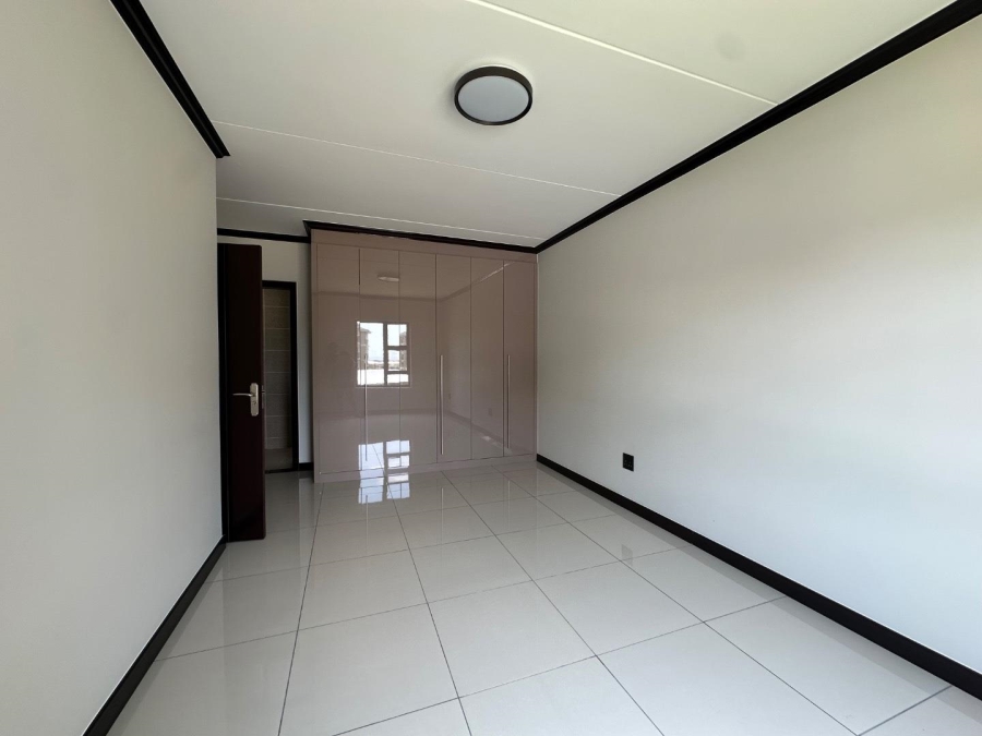 To Let 2 Bedroom Property for Rent in Blue Hills Gauteng