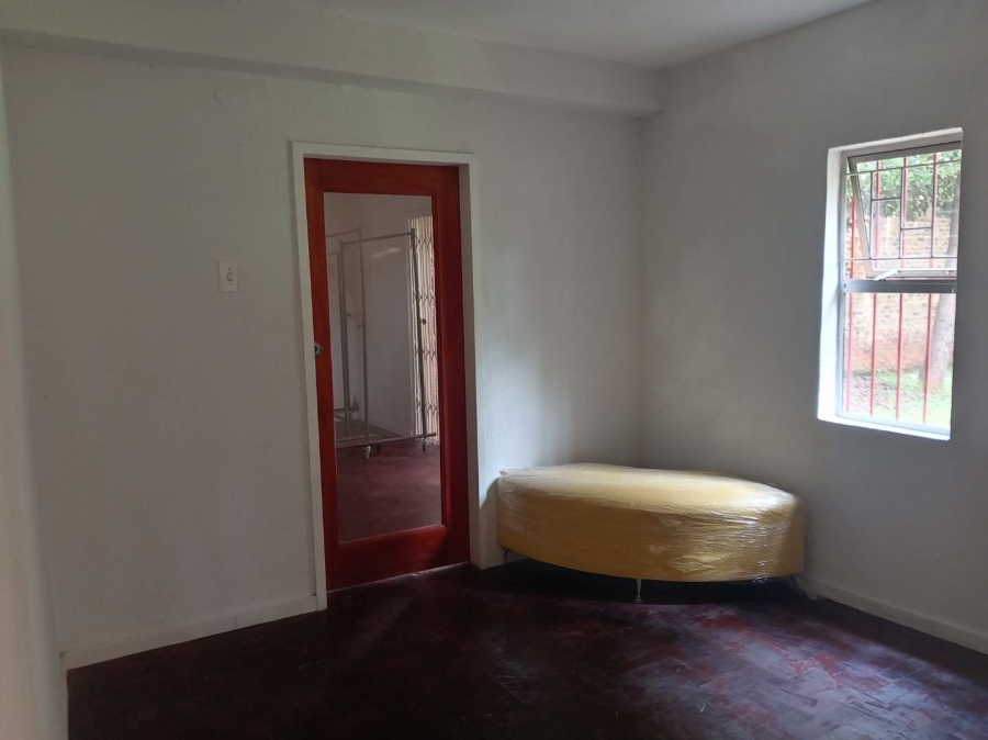 To Let 1 Bedroom Property for Rent in Houghton Gauteng
