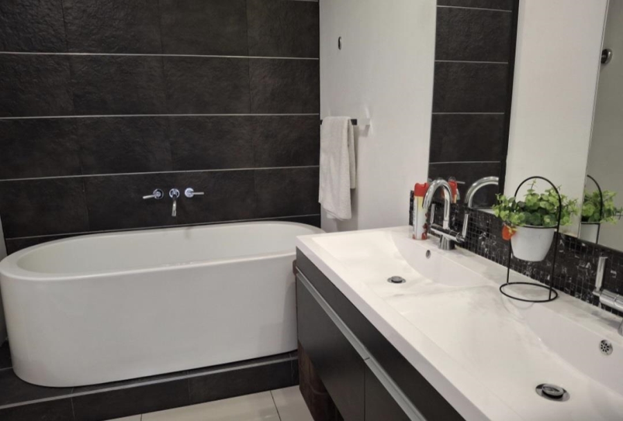 To Let 2 Bedroom Property for Rent in Morningside Gauteng