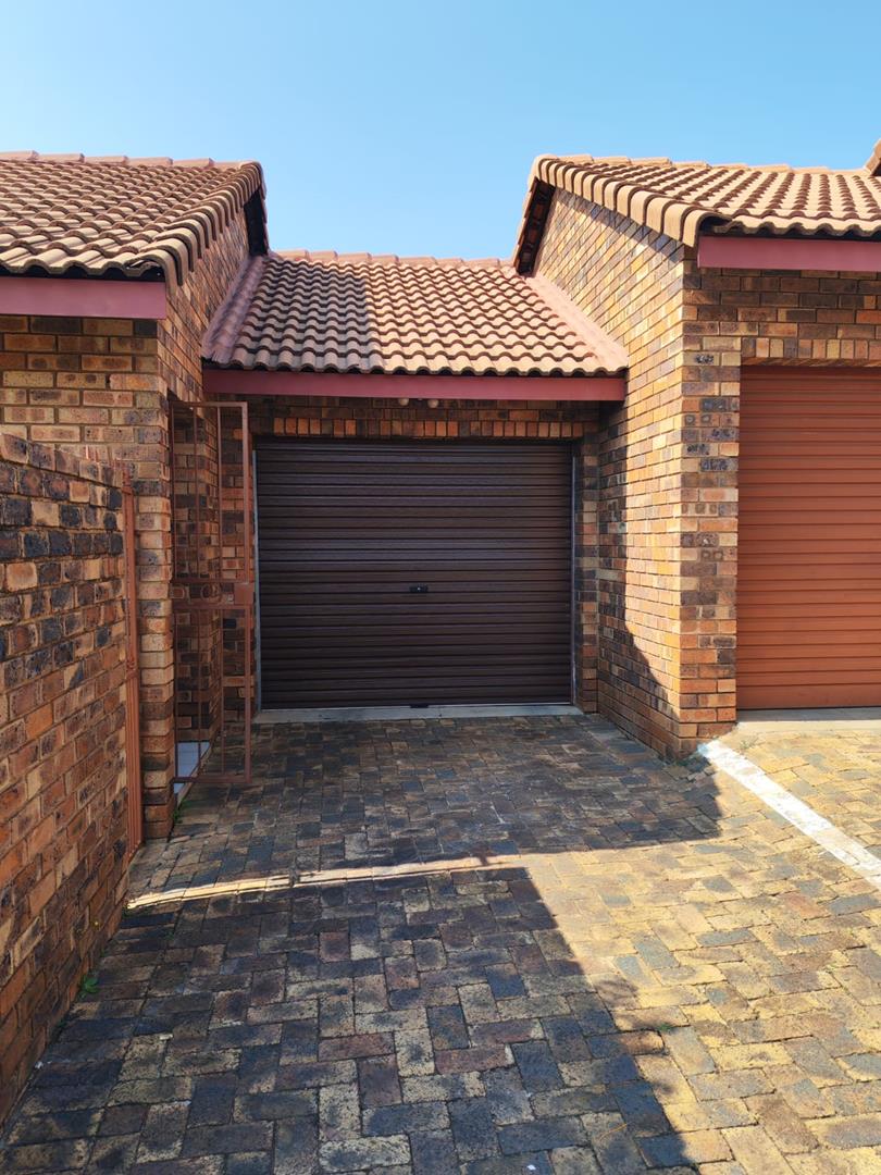 2 Bedroom Property for Sale in Highveld Gauteng