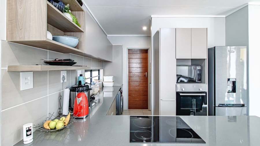 3 Bedroom Property for Sale in Rooihuiskraal North Gauteng