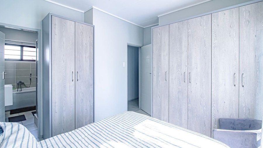 3 Bedroom Property for Sale in Rooihuiskraal North Gauteng