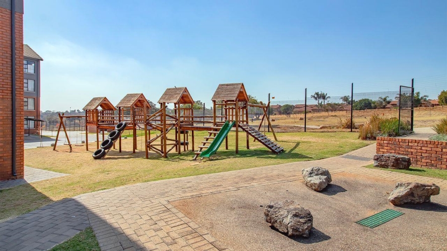 3 Bedroom Property for Sale in Rooihuiskraal North Gauteng