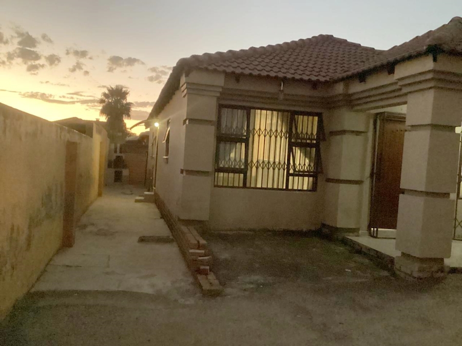 4 Bedroom Property for Sale in Kibler Park Gauteng