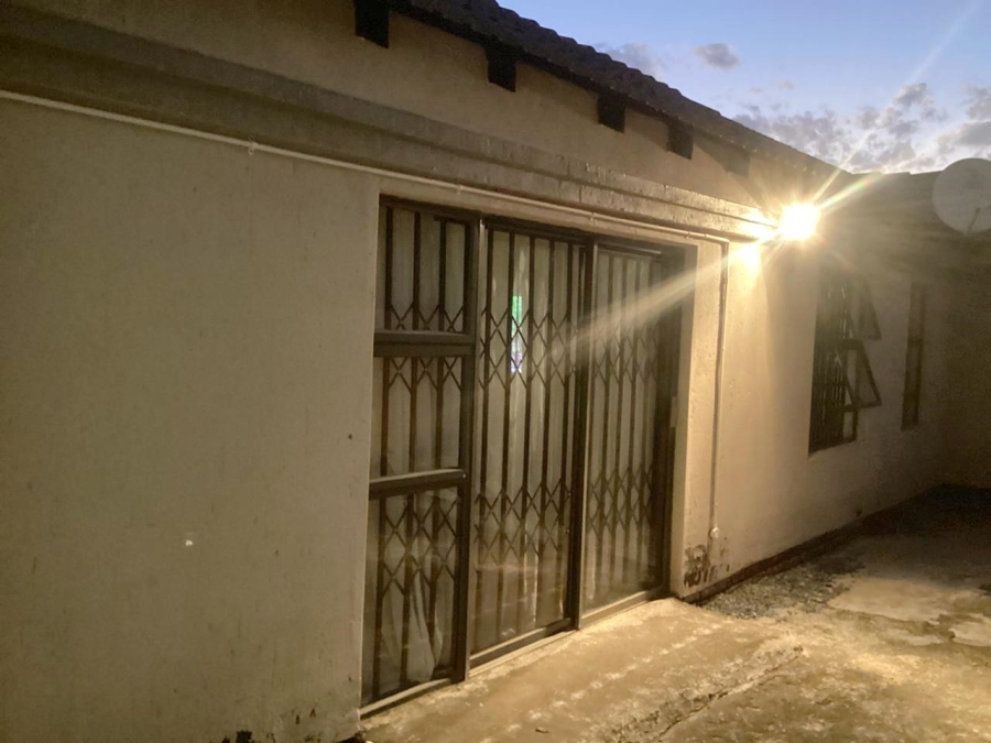 4 Bedroom Property for Sale in Kibler Park Gauteng