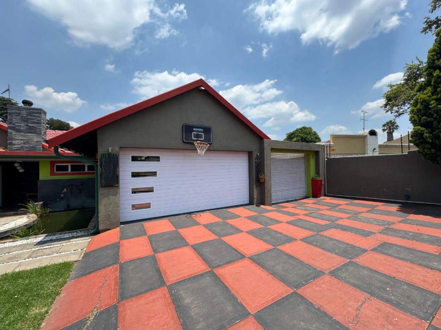 4 Bedroom Property for Sale in Brackendowns Gauteng