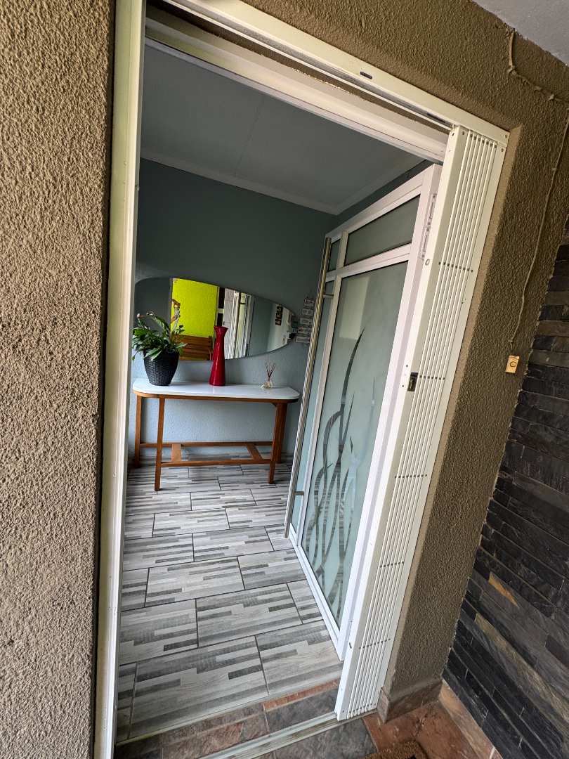 4 Bedroom Property for Sale in Brackendowns Gauteng