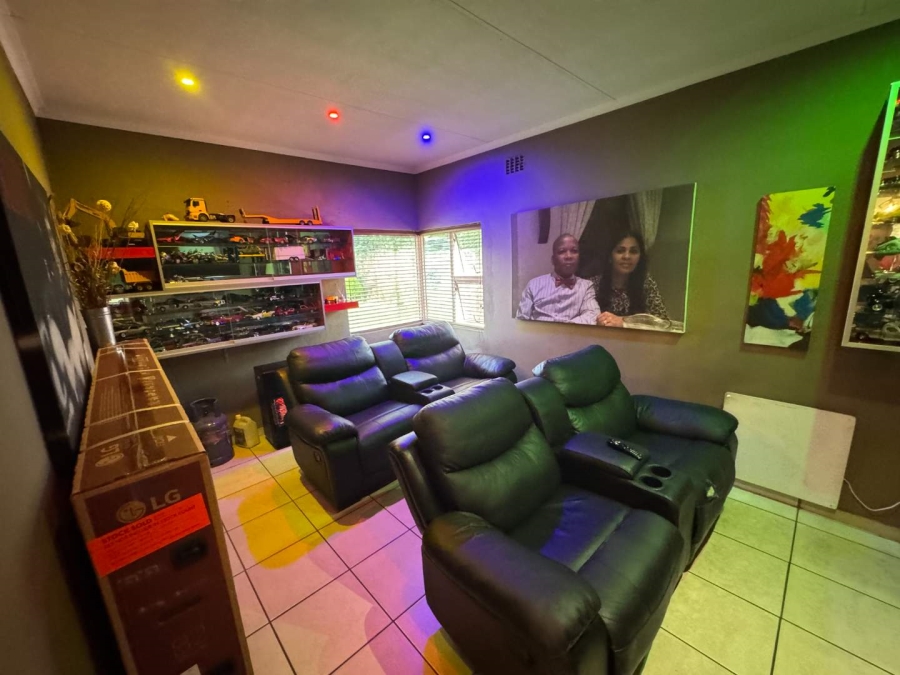 4 Bedroom Property for Sale in Brackendowns Gauteng