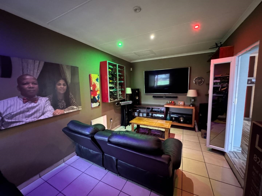 4 Bedroom Property for Sale in Brackendowns Gauteng