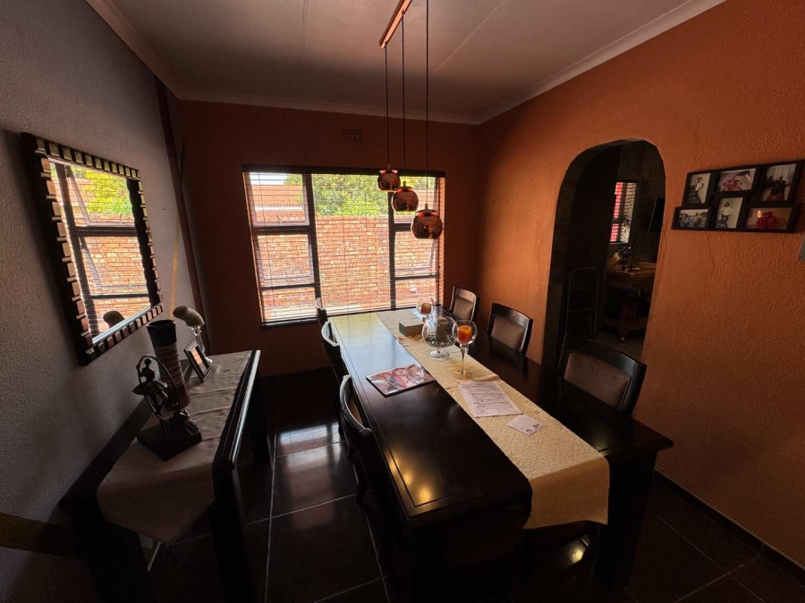 4 Bedroom Property for Sale in Brackendowns Gauteng