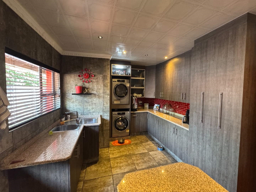 4 Bedroom Property for Sale in Brackendowns Gauteng