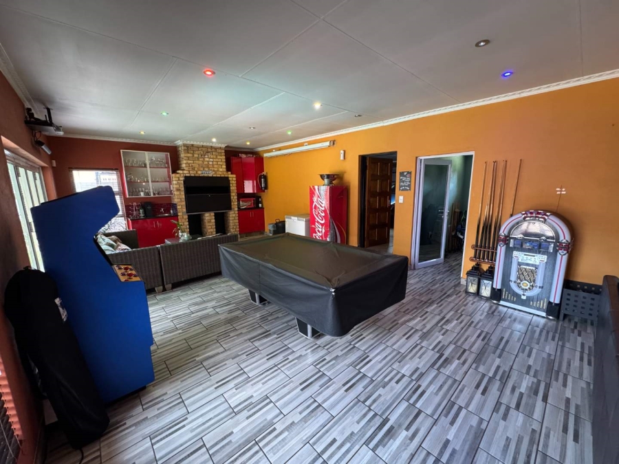 4 Bedroom Property for Sale in Brackendowns Gauteng