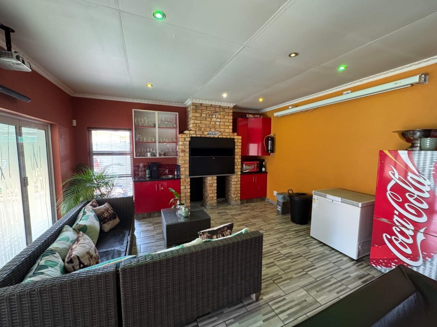 4 Bedroom Property for Sale in Brackendowns Gauteng