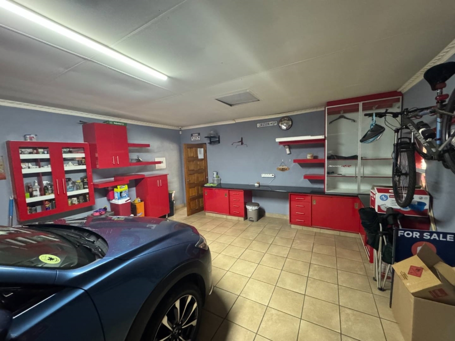 4 Bedroom Property for Sale in Brackendowns Gauteng