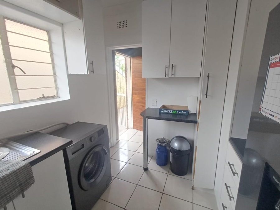 1 Bedroom Property for Sale in Fontainebleau Gauteng