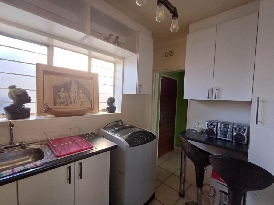 1 Bedroom Property for Sale in Fontainebleau Gauteng