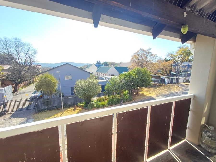 1 Bedroom Property for Sale in Fontainebleau Gauteng