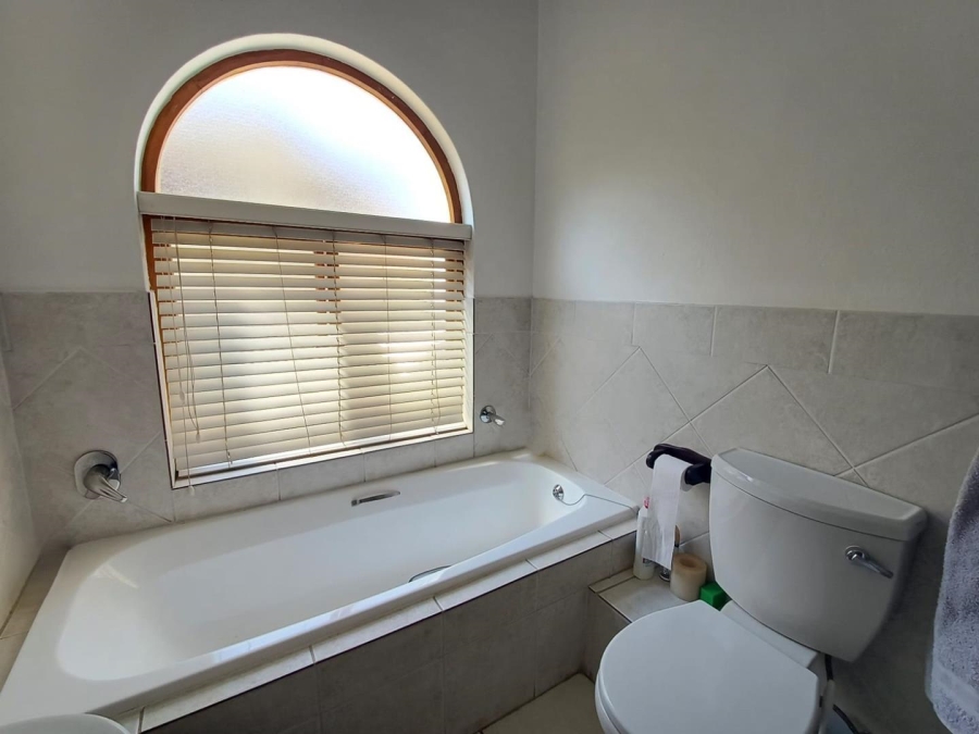 To Let 2 Bedroom Property for Rent in North Riding Gauteng