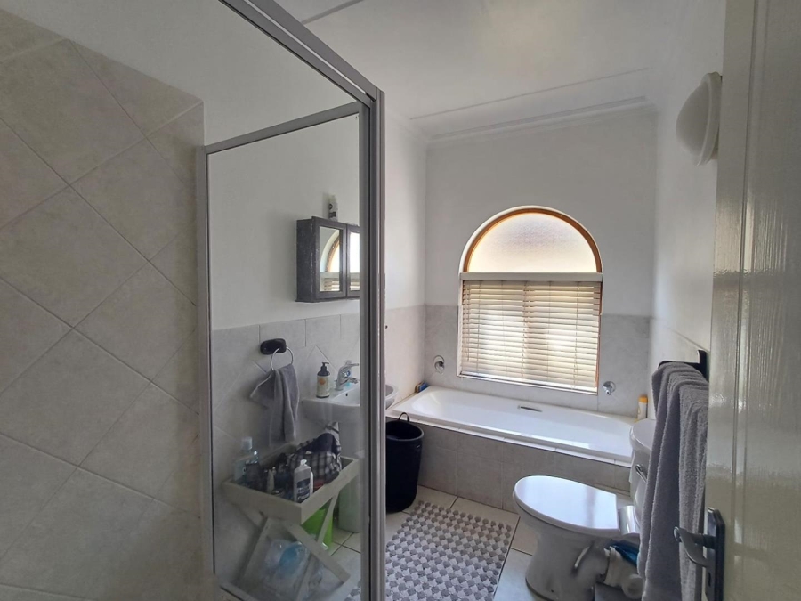 To Let 2 Bedroom Property for Rent in North Riding Gauteng