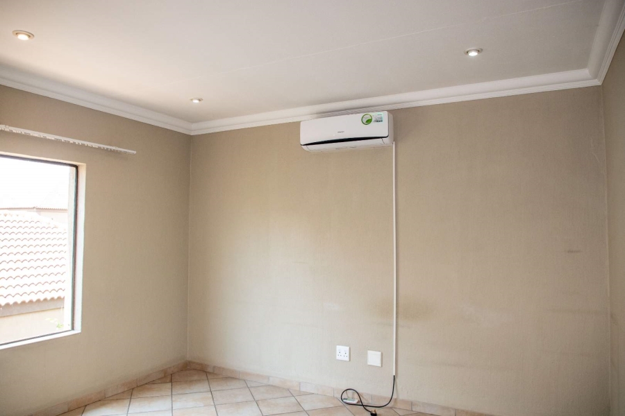 3 Bedroom Property for Sale in Zuurfontein Gauteng
