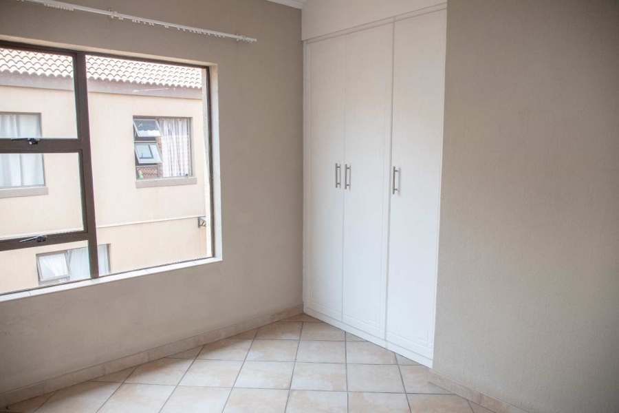 3 Bedroom Property for Sale in Zuurfontein Gauteng