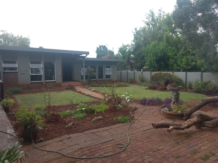 6 Bedroom Property for Sale in Lyttelton Manor Gauteng