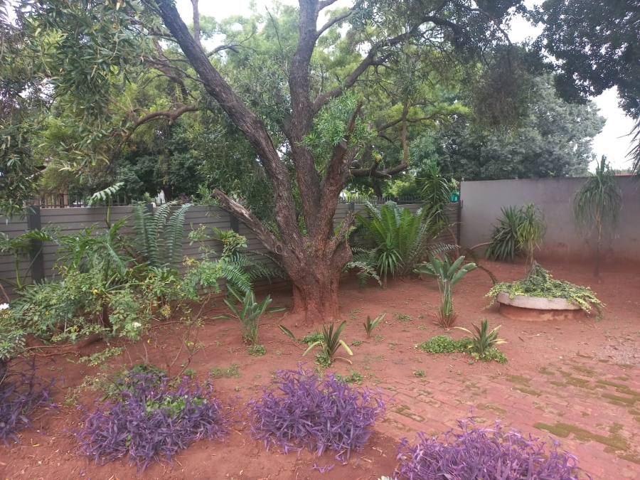 6 Bedroom Property for Sale in Lyttelton Manor Gauteng