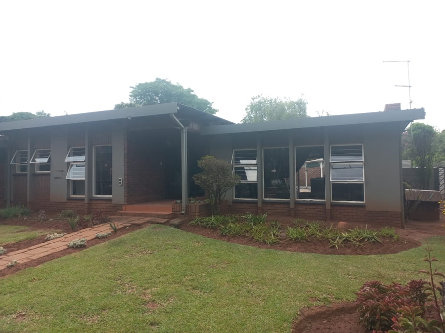 6 Bedroom Property for Sale in Lyttelton Manor Gauteng