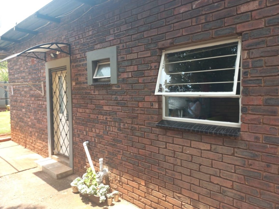 6 Bedroom Property for Sale in Lyttelton Manor Gauteng