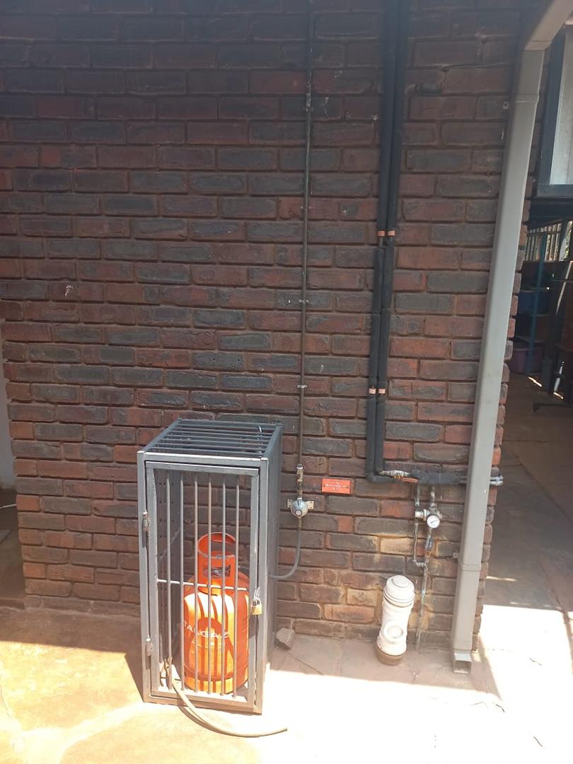 6 Bedroom Property for Sale in Lyttelton Manor Gauteng