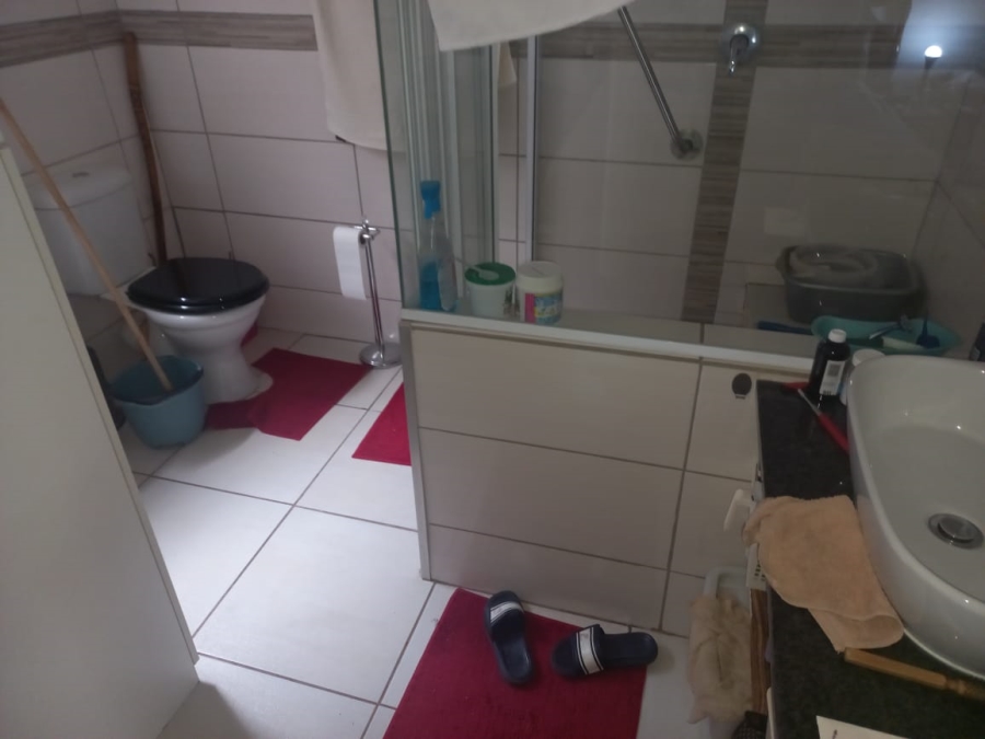 6 Bedroom Property for Sale in Lyttelton Manor Gauteng