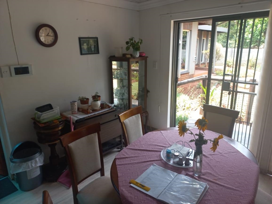 6 Bedroom Property for Sale in Lyttelton Manor Gauteng