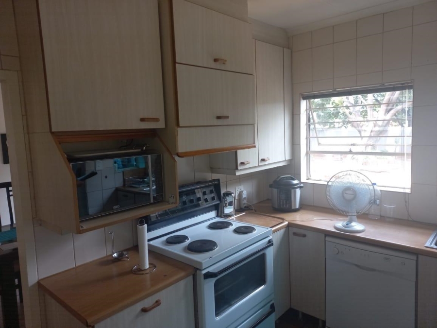 6 Bedroom Property for Sale in Lyttelton Manor Gauteng