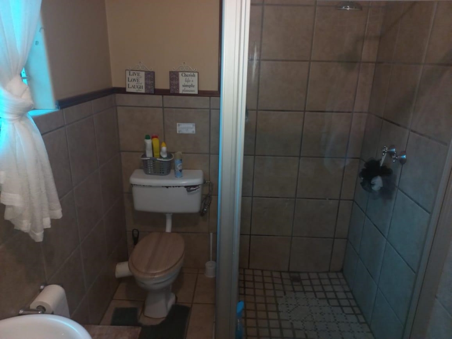 6 Bedroom Property for Sale in Lyttelton Manor Gauteng