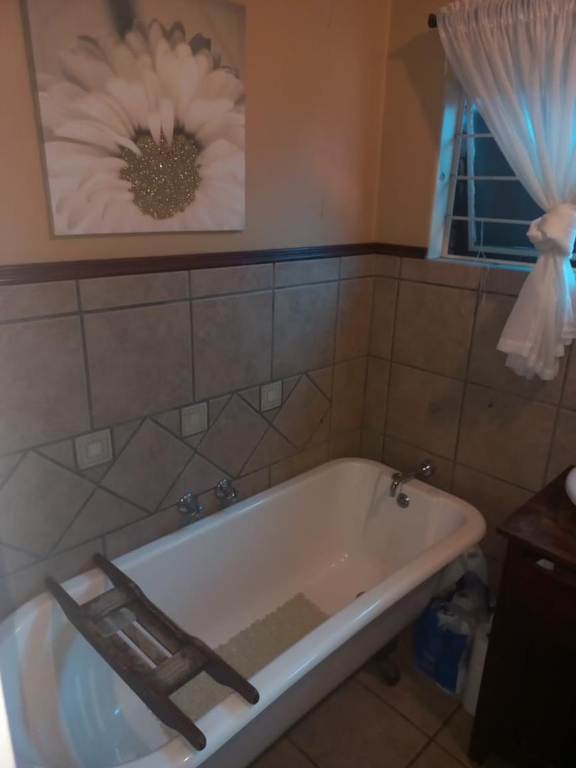 6 Bedroom Property for Sale in Lyttelton Manor Gauteng