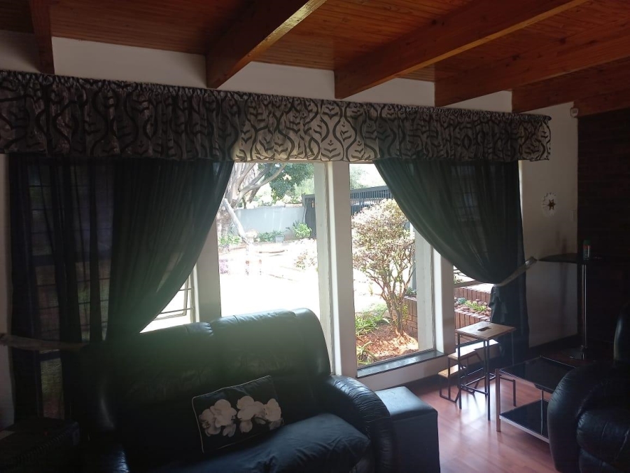 6 Bedroom Property for Sale in Lyttelton Manor Gauteng