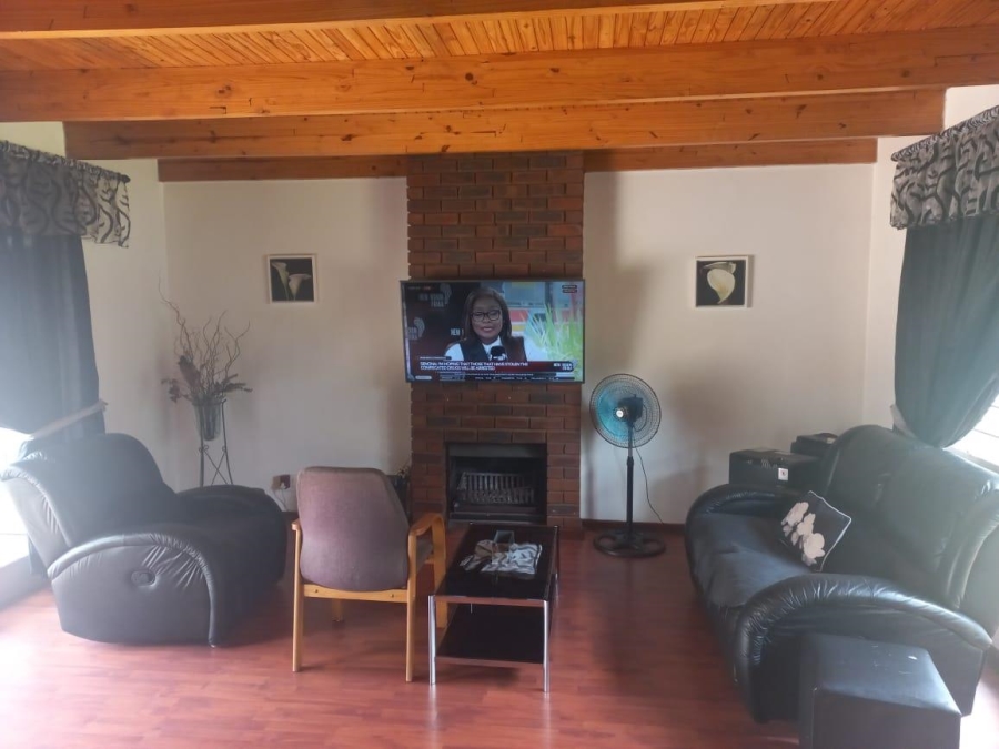 6 Bedroom Property for Sale in Lyttelton Manor Gauteng