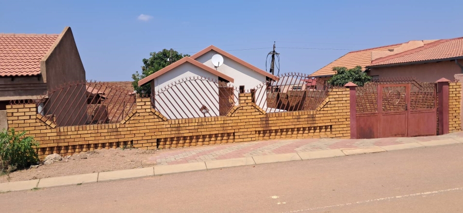 To Let 2 Bedroom Property for Rent in Soshanguve WW Gauteng