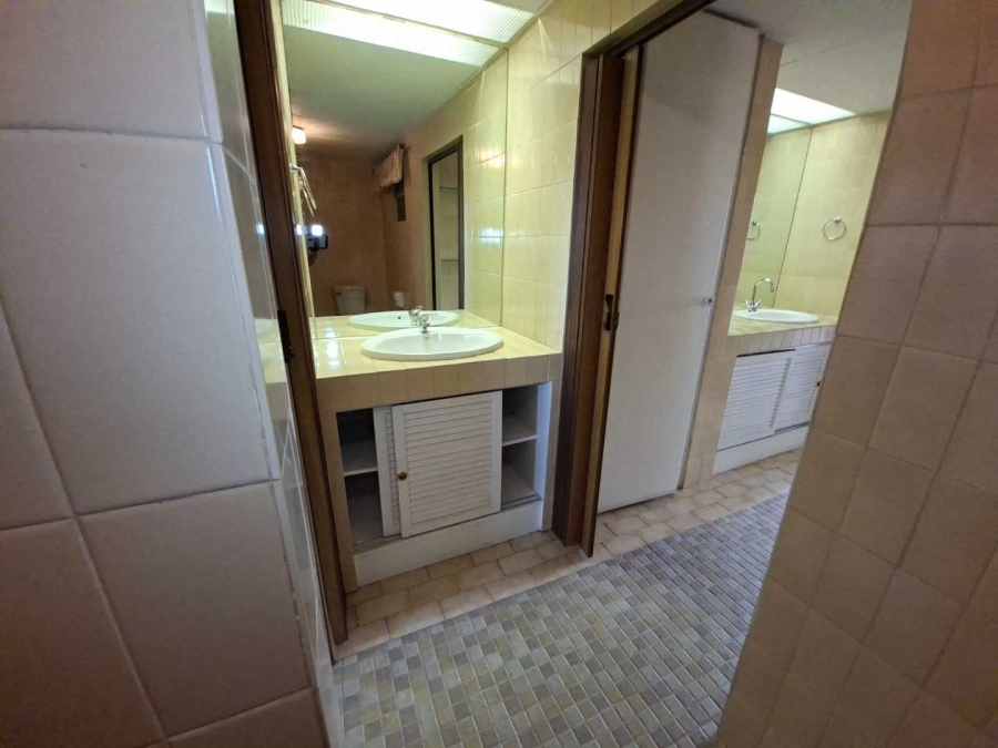 2 Bedroom Property for Sale in Pretoria Central Gauteng