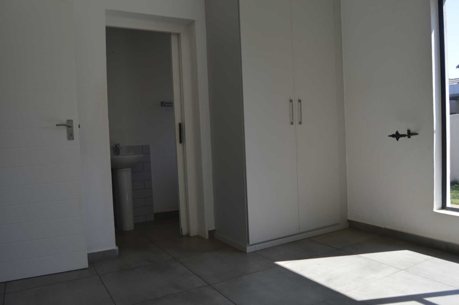 2 Bedroom Property for Sale in Glen Erasmia Gauteng