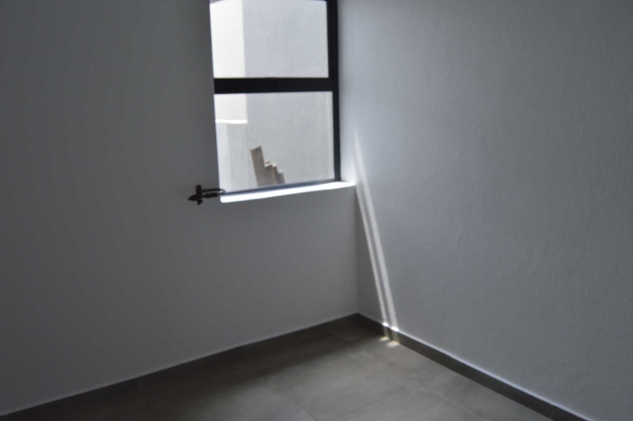 2 Bedroom Property for Sale in Glen Erasmia Gauteng