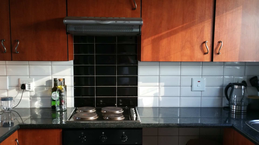 To Let 2 Bedroom Property for Rent in Faerie Glen Gauteng