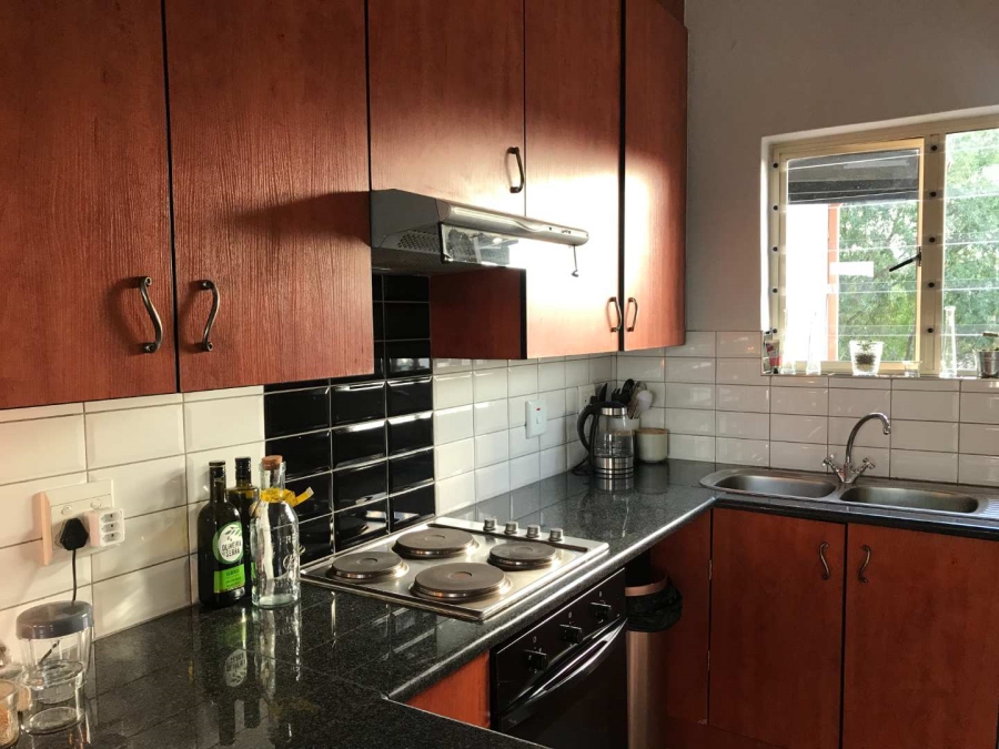 To Let 2 Bedroom Property for Rent in Faerie Glen Gauteng