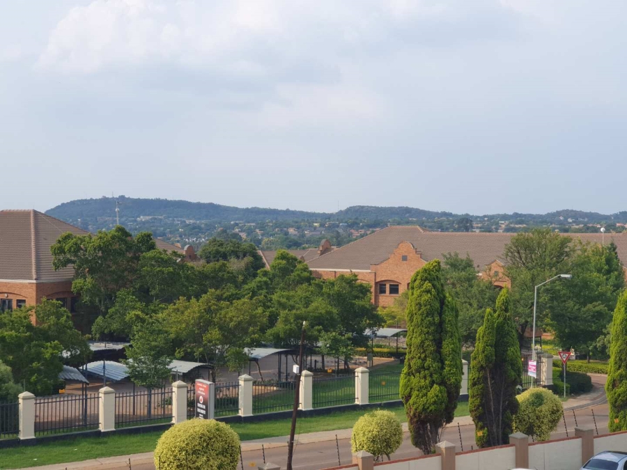 To Let 2 Bedroom Property for Rent in Faerie Glen Gauteng