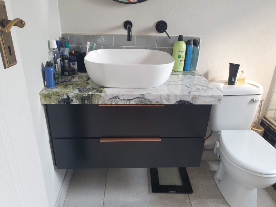 To Let 2 Bedroom Property for Rent in Faerie Glen Gauteng