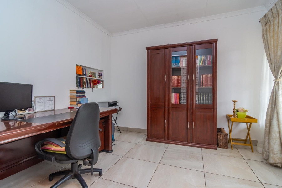 4 Bedroom Property for Sale in Rant En Dal Gauteng