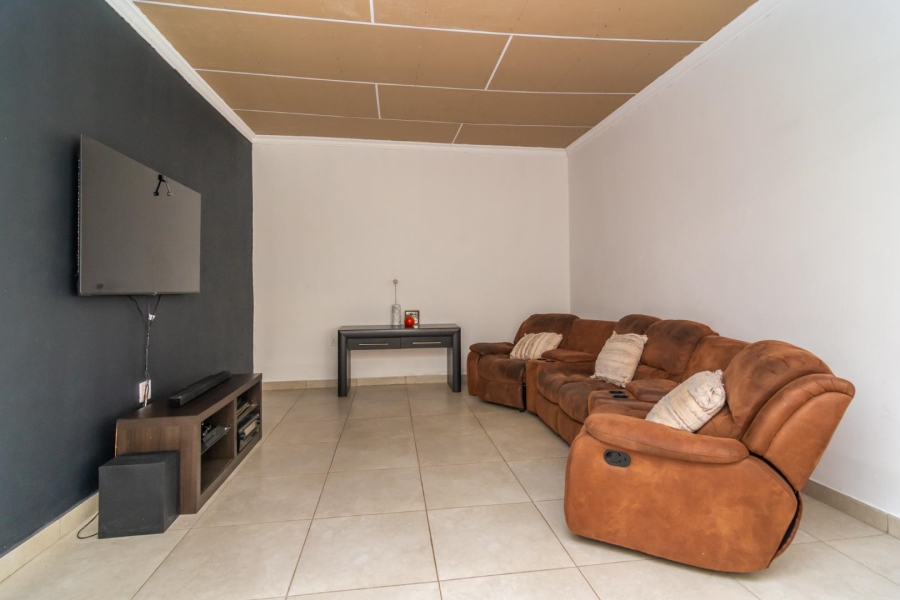 4 Bedroom Property for Sale in Rant En Dal Gauteng